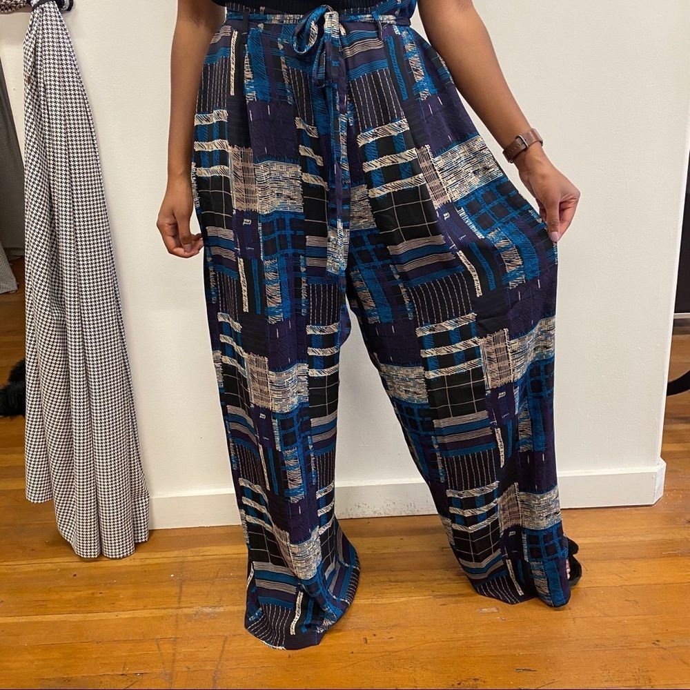 Mod Cloth Flowy Pants - Picture 2 of 8